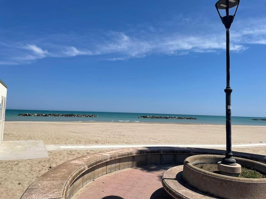 Relax- 7 Posti A Pochi Passi Dal Mare Apartman Porto San Giorgio Kültér fotó